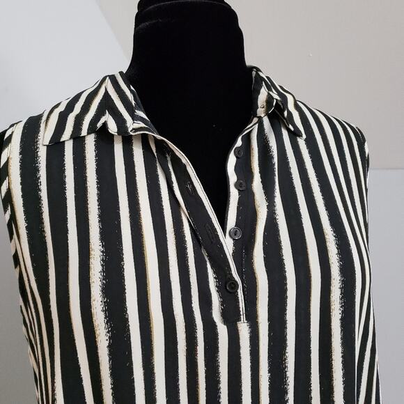 Black and White Sleeveless Collared Tunic Large - Picture 8 of 12